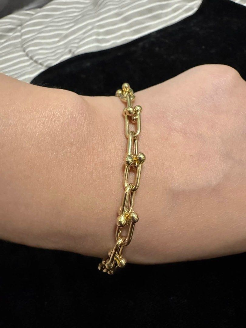 Hardware Bracelet 18k Saudi Gold (Category: Luxury Accessories) located in Manila. Submitted by chellerocker05 (Listing ID 1423224820, Image 2). Description: 18k saudi gold 7.3g 7.5" 8500.