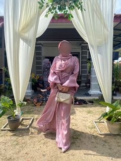(Category: ) located in . Submitted by ff_wardrobe (Listing ID 1423211247, Image 1). Description: .