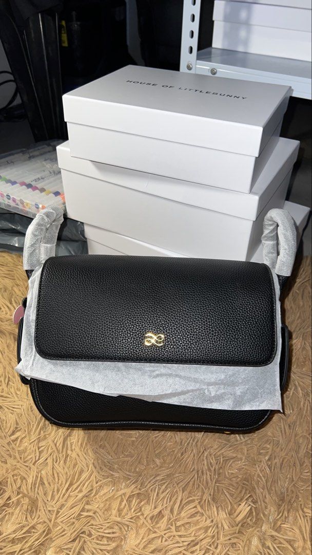 HOLB (Category: Luxury Bags & Wallets) located in Marikina City. Submitted by ezi.finds (Listing ID 1423226067, Image 3). Description: .