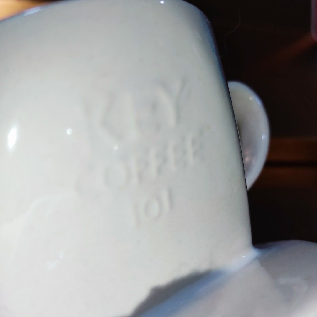Key Coffee 101 Dripper (Category: Coffee & Tea Tableware) located in Cainta. Submitted by fukunekojapansurplus (Listing ID 1423105214, Image 2). Description: 100 pesos no issue Brew delicious coffee with this light blue ceramic Key Coffee dripper! Easy to use, approximately 3 inches in diameter, and features the brand name and model number. ✨ A quick Yes or No after inquiry is appreciated ✨ 📍 Mayfield Park Residences Felix Ave Cainta 🛵 SF c/o B