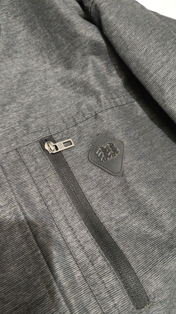 Kolon Sport Long Coat Jacket Size 100 (Category: Coats, Jackets and Outerwear) located in Taguig. Submitted by vaynardcai (Listing ID 1423242206, Image 2). Description: Good condition Size on tag - 100 Shoulder : 17" Armpit : 20" Length : 34" Sleeve length : 22" Note: You are buying a used item, so please manage your expectations. Cleaning them before use is highly recommended..