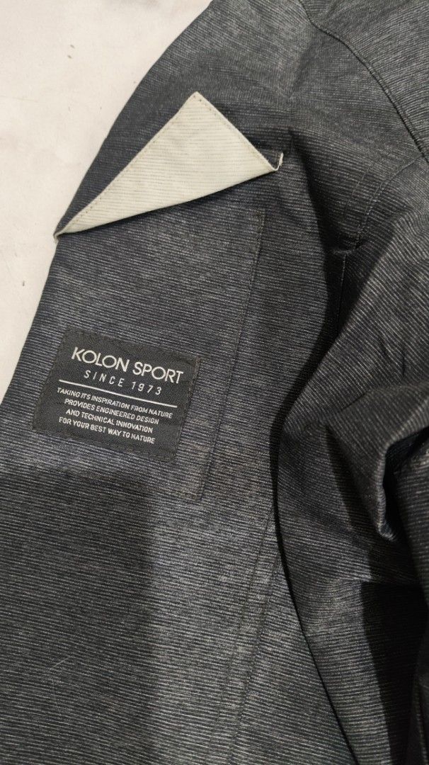 Kolon Sport Long Coat Jacket Size 100 (Category: Coats, Jackets and Outerwear) located in Taguig. Submitted by vaynardcai (Listing ID 1423242206, Image 3). Description: Good condition Size on tag - 100 Shoulder : 17" Armpit : 20" Length : 34" Sleeve length : 22" Note: You are buying a used item, so please manage your expectations. Cleaning them before use is highly recommended..