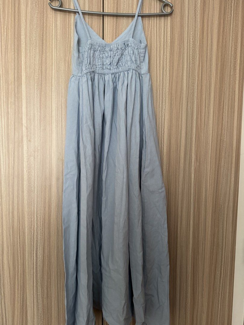 Light Blue Midi Dress to fit S (Category: Dresses) located in Las Pinas. Submitted by archrt (Listing ID 1423258021, Image 2). Description: Shipping via j&t Gcash, bpi or bdo.