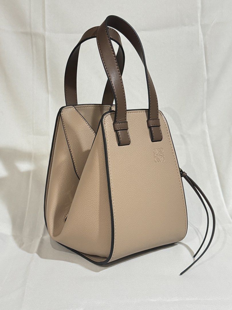 Loewe Puzzle Small Bag (Category: Luxury Bags & Wallets) located in Cebu City. Submitted by deluxe_moonlit (Listing ID 1423208379, Image 1). Description: Onhand REAL leather PM FOR MORE INQUIRIES LZC is not affiliated with or representing any of the brands featured..
