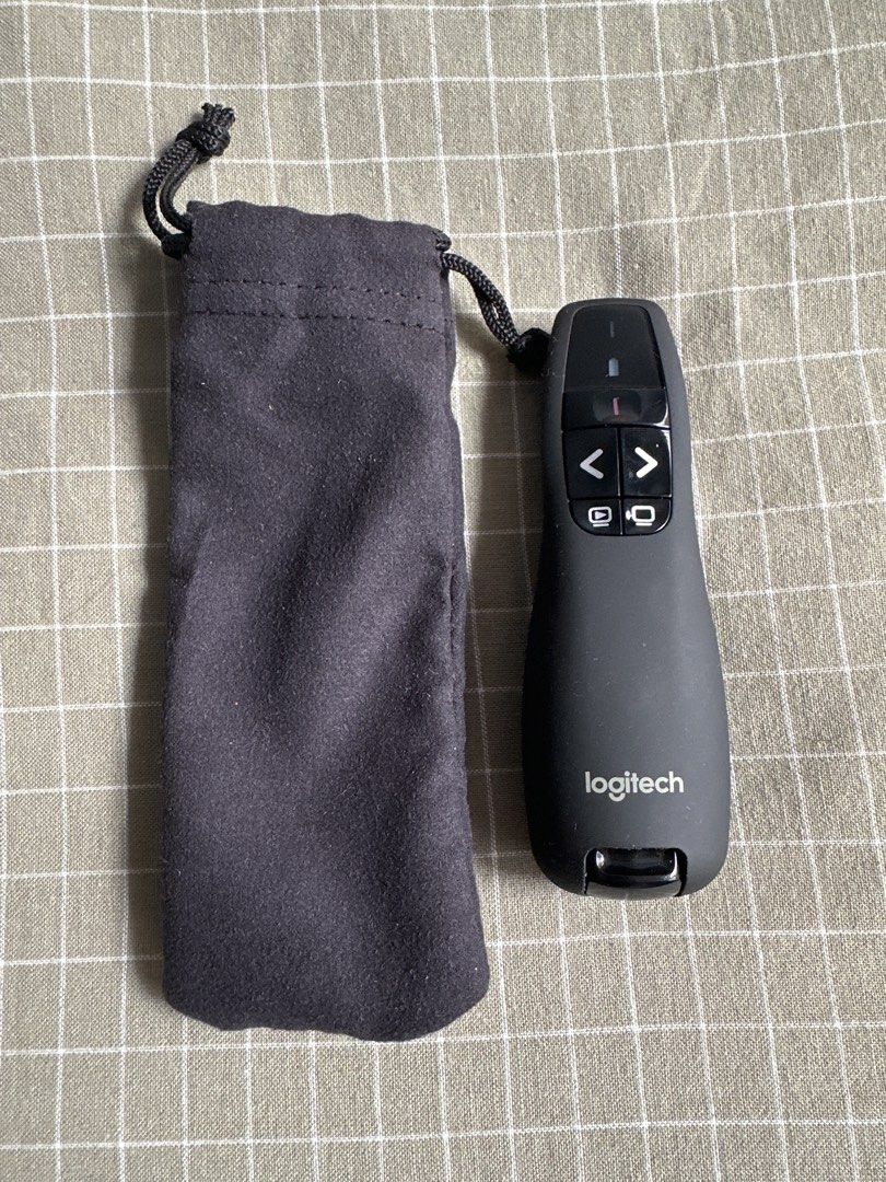 Logitech R400 Presentation Remote with Case465403096649574400