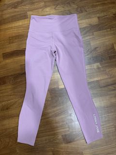 (Category: ) located in . Submitted by yogawear (Listing ID 1423162043, Image 1). Description: .