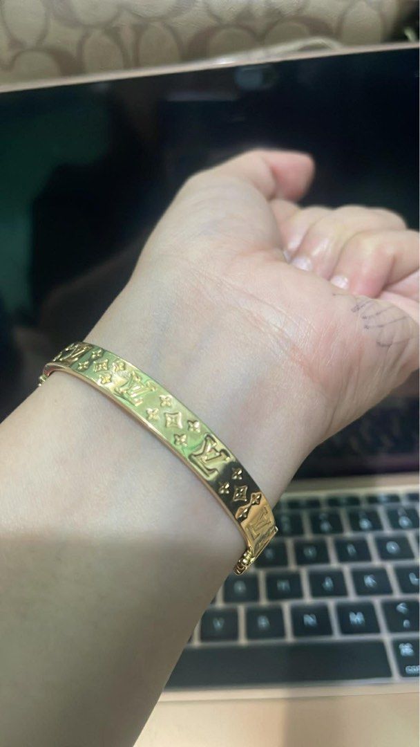 LV Monogram 18k Saudi Gold Bangle (Category: Bracelets) located in Manila. Submitted by chellerocker05 (Listing ID 1423225141, Image 2). Description: 7,3g 17" 18k saudi gold.