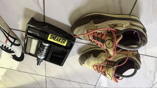(Category: ) located in . Submitted by nikersneakers (Listing ID 1423167700, Image 1). Description: .