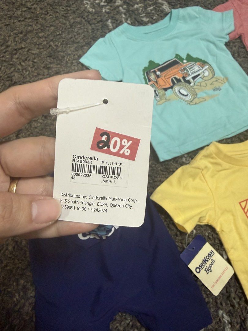 OshKosh Shirts and Rashguard Bundle (Category: Babies & Kids Fashion) located in Las Pinas. Submitted by sofiaadeline (Listing ID 1423127581, Image 2). Description: - OshKosh B'gosh baby shirt and Rash Guard Bundle. All small size best fits 12-18 months. All brandnew!! Last price posted!! Shipping via lalamove. .