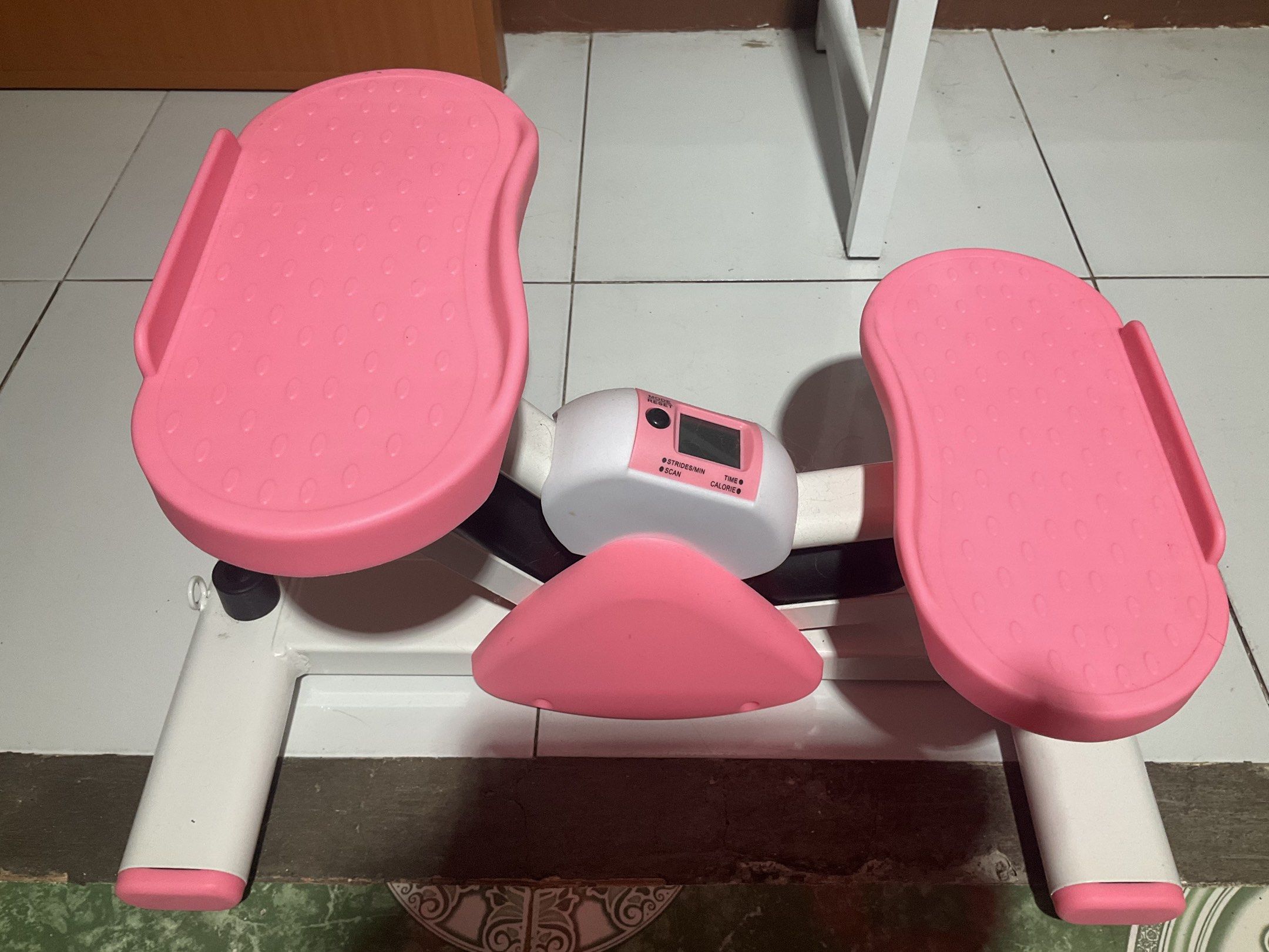 Pink Mini Stepper with Digital Display (Category: Cardio & Fitness Machines) located in San Fernando. Submitted by declutteringmisha (Listing ID 1423257187, Image 1). Description: No box.