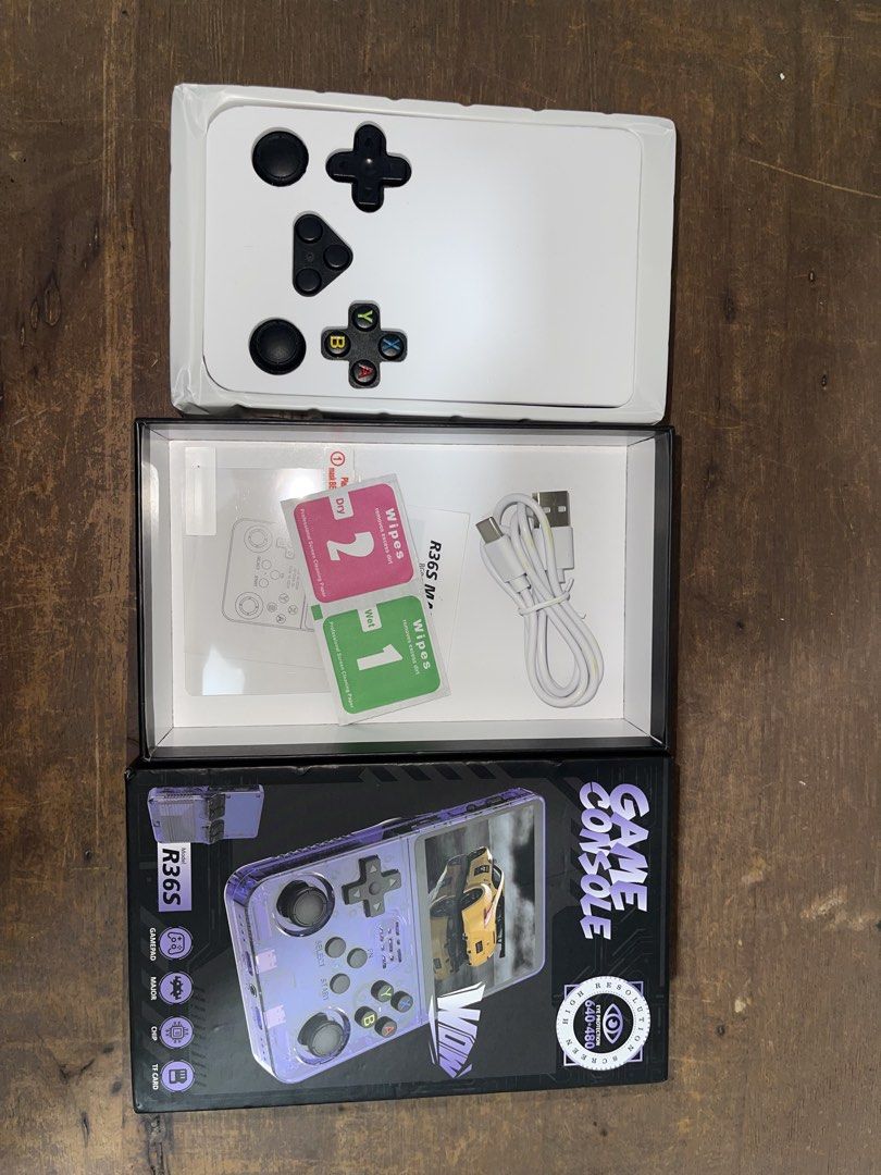 R36S retro handheld video game console (Category: Other Gadgets) located in Santa Maria. Submitted by jessbrandedcloset (Listing ID 1423093675, Image 1). Description: gifted only last christmas - R36S retro handheld console - 3.5-inch IPS OCA full lamination screen (640x480 resolution) - Open-source Linux system - RK3326 ARM 64-bit quad-core processor - Built-in vibration motor - Supports streaming media playback.