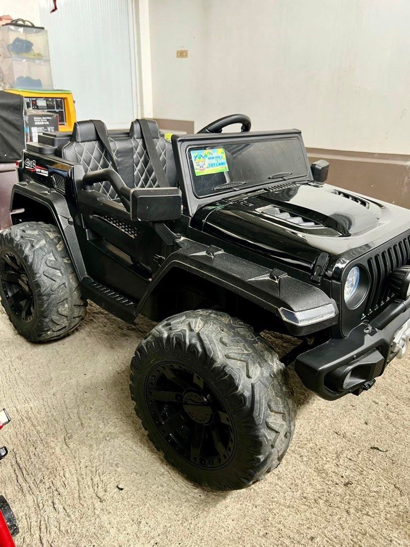 Rechargeable 4x4 Jeep Toy Car (Category: Announcements) located in Cabanatuan. Submitted by assortica (Listing ID 1423141130, Image 2). Description: * Drive it your way: remote control or manual * Adjustable speed settings * Built-in music * Led lights * Bluetooth/USB/MP3 * Weight capacity 60kg — kahit po adult kaya nito 📌 Barely used and in excellent condition. Dini disconnect rin po ang battery pag hindi po gagamitin ng matagal. Para hindi mad