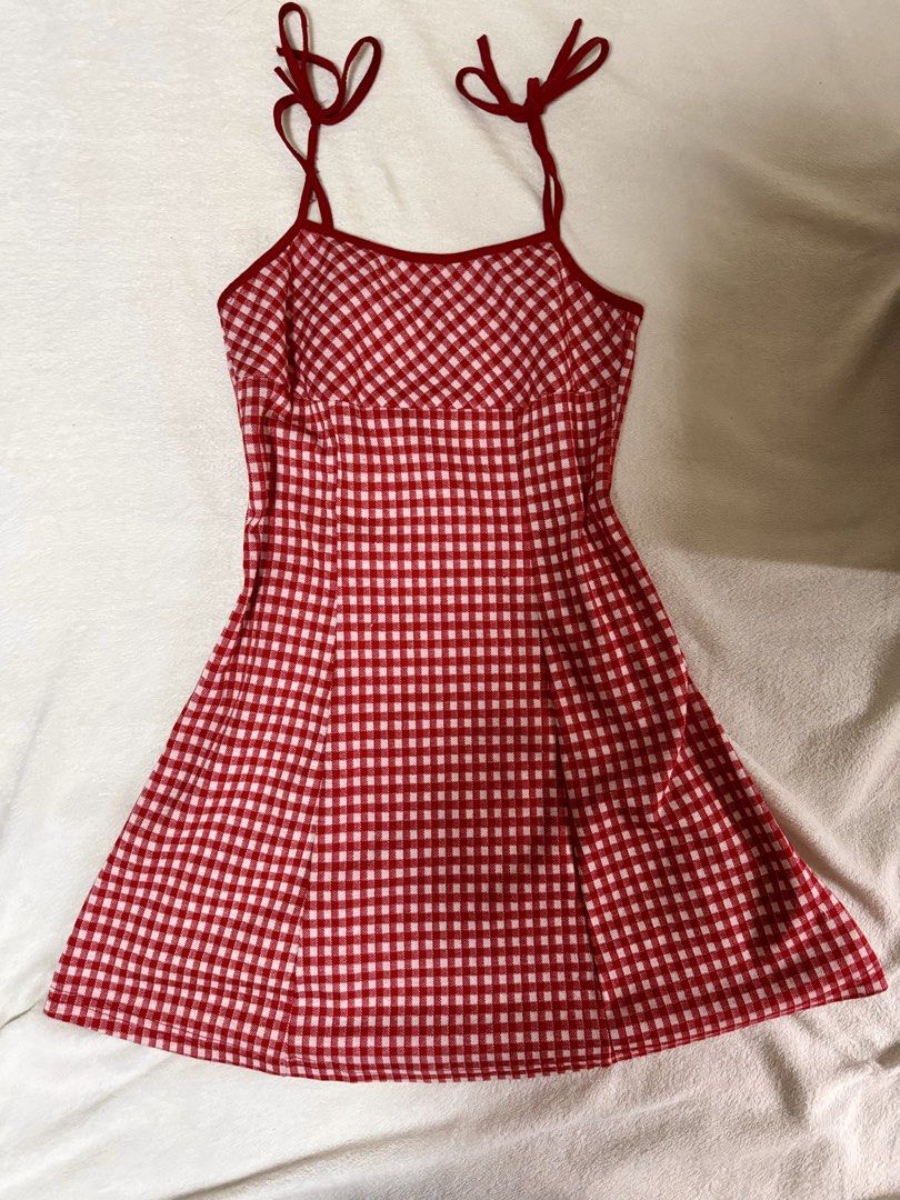 Red Gingham Dress with Tie Straps (Category: Dresses) located in Quezon City. Submitted by chrollo7 (Listing ID 1423103316, Image 1). Description: - Can fit XS-S - Barely used.
