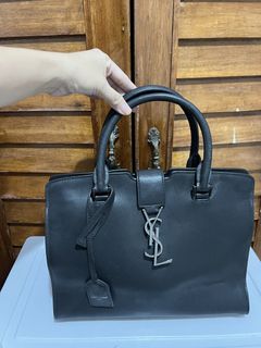 (Category: ) located in . Submitted by classy_luxury (Listing ID 1423158913, Image 1). Description: .