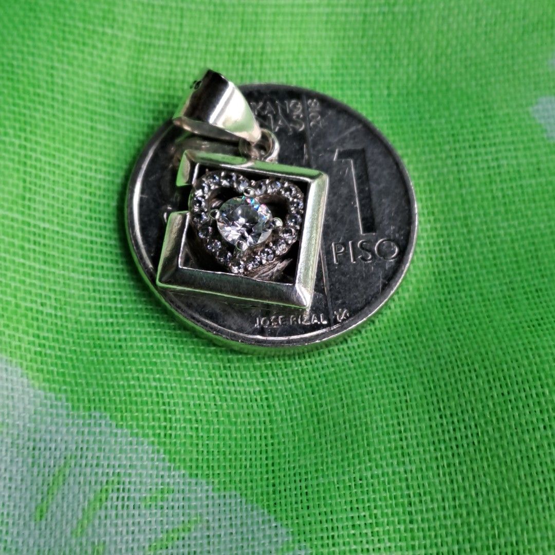 Silver Pendant & Ring (Category: Rings) located in Santa Cruz. Submitted by cedrick17 (Listing ID 1423112008, Image 3). Description: Preloved & Well Kept ring size 6-6.5 both mabrilyo ang stones selling 1,600 both ring & pendant only , wala po chain gcash + SF no cod.