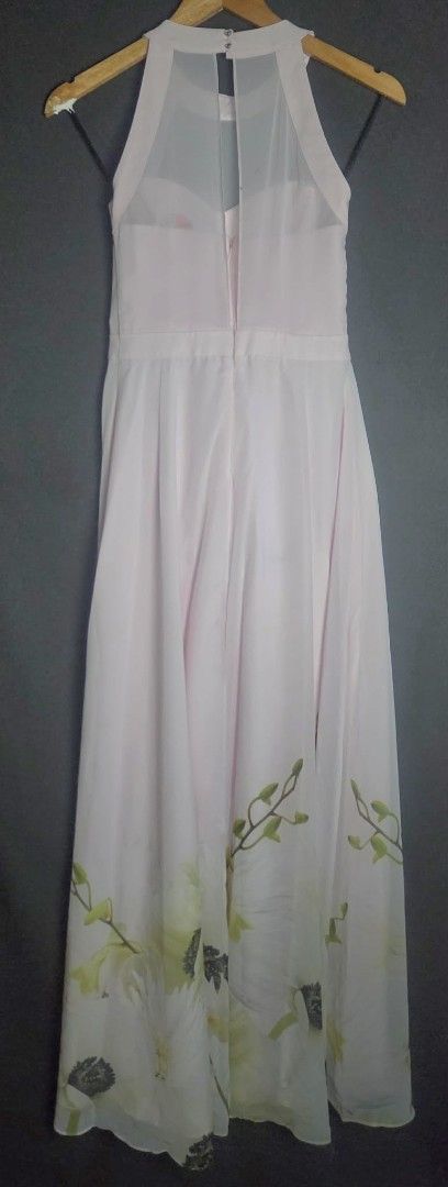 Ted Baker Floral Maxi Dress (Category: Dresses) located in San Fernando. Submitted by anl.ynn (Listing ID 1423163409, Image 3). Description: small to medium .