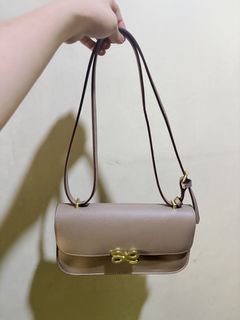 (Category: ) located in . Submitted by lesslaystreet (Listing ID 1423134765, Image 1). Description: .