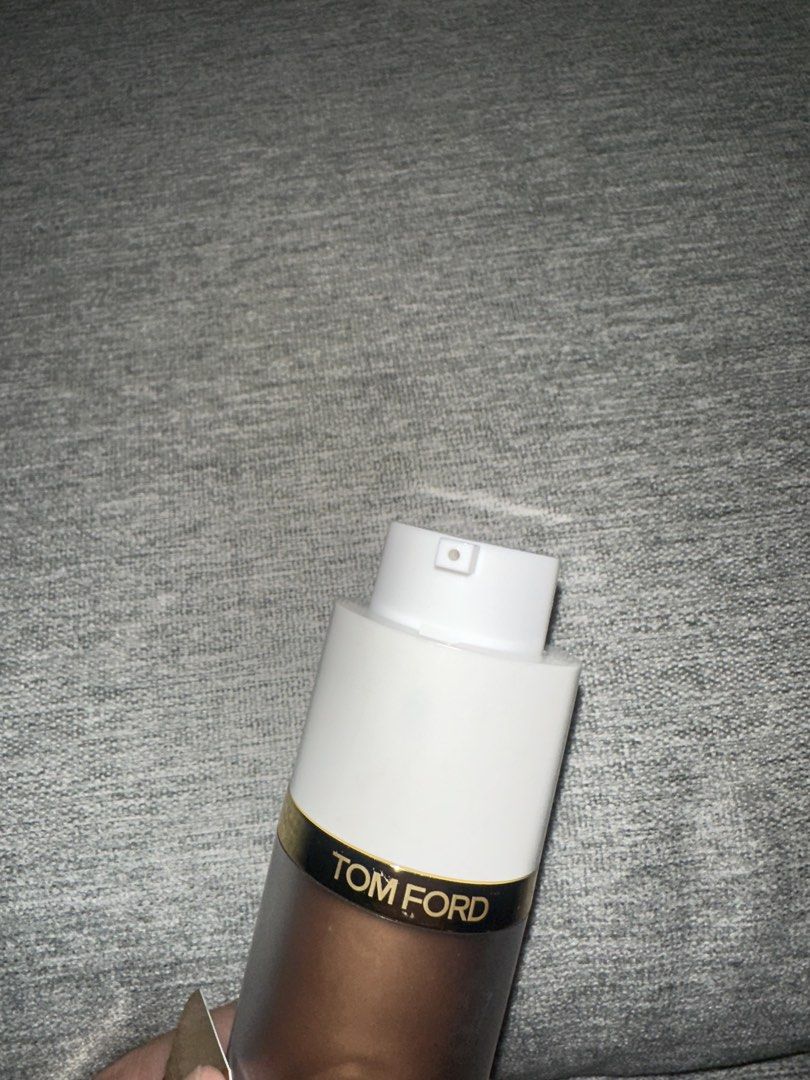 Tom Ford skin illuminator face and body (Category: Makeup) located in Mandaluyong City. Submitted by savinggracetheshopaholic (Listing ID 1423087751, Image 3). Description: Shade 03 bronze glow unused rfs: decluttering .