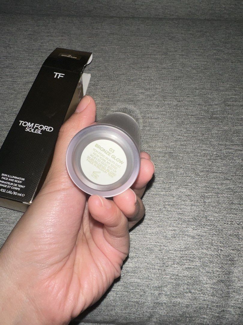 Tom Ford skin illuminator face and body (Category: Makeup) located in Mandaluyong City. Submitted by savinggracetheshopaholic (Listing ID 1423087751, Image 2). Description: Shade 03 bronze glow unused rfs: decluttering .