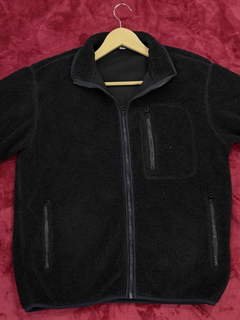 Uniqlo Fleece Jacket Black (Category: Coats, Jackets and Outerwear) located in Manila. Submitted by branded_preloved14 (Listing ID 1423102458, Image 1). Description: - Uniqlo black fleece jacket - Full zip closure - Two side zippered pockets - Chest zippered pocket - Stand-up collar - Ribbed cuffs - Standard fit -₱500 27 x 23 inches.