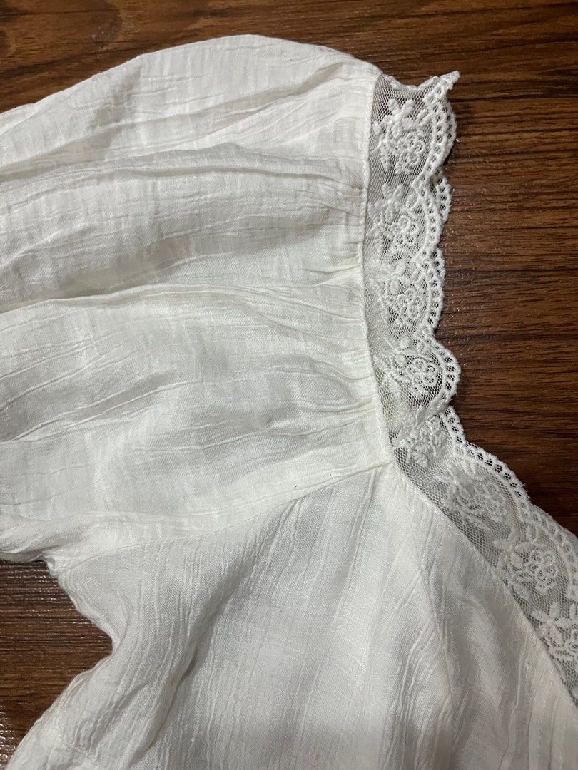 White Blouse with Lace Details (Category: Blouses) located in Angeles City. Submitted by luvmazzystar (Listing ID 1423238186, Image 3). Description: worn once | no flaws • small to medium •very coquette • GCASH ONLY | DIRECT JNT .