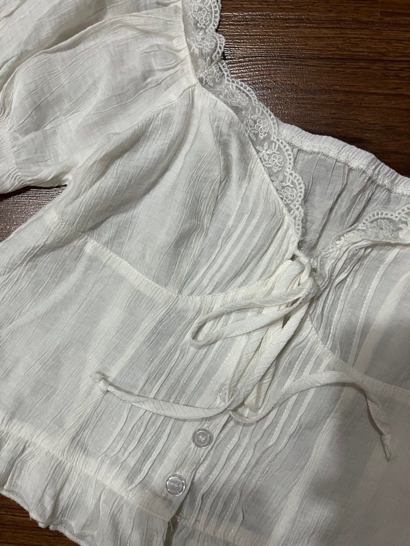 White Blouse with Lace Details (Category: Blouses) located in Angeles City. Submitted by luvmazzystar (Listing ID 1423238186, Image 2). Description: worn once | no flaws • small to medium •very coquette • GCASH ONLY | DIRECT JNT .