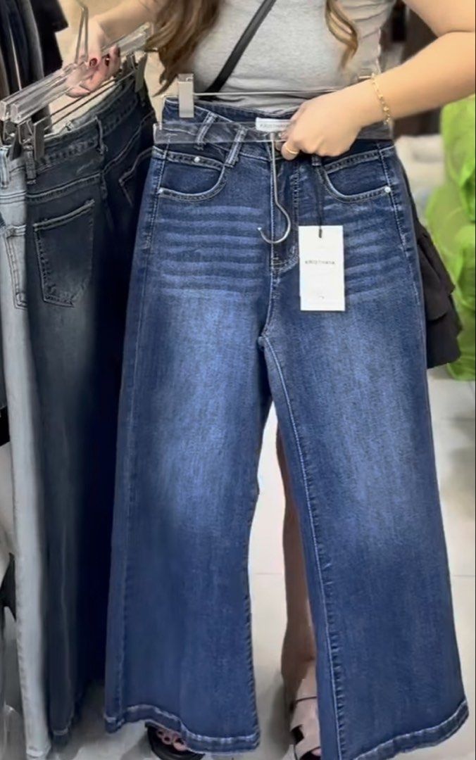 Wide Leg Jeans (Category: Jeans) located in Quezon City. Submitted by dertorr (Listing ID 1423219755, Image 1). Description: Brand new pants from BKK Best fit for 4’11 to 5’3 girlies Can fit up to 30 waistline Original price is 1790.