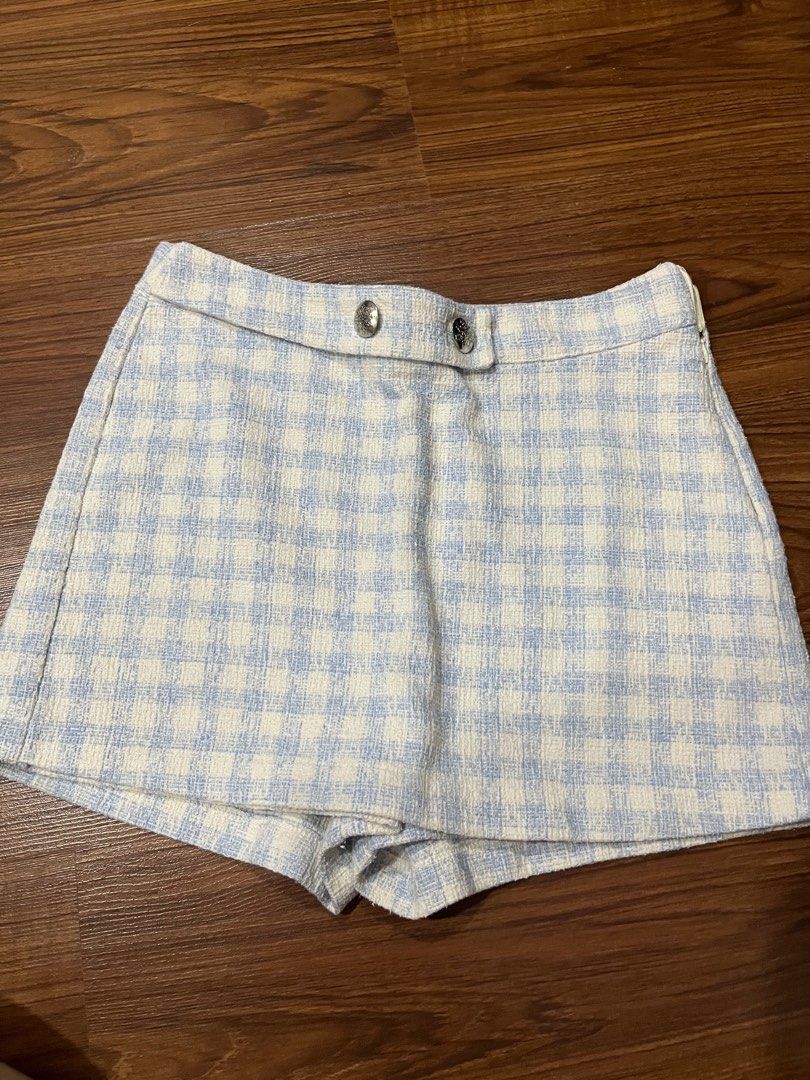 Zara Blue Tweed Shorts - Size M (Category: Shorts) located in Angeles City. Submitted by luvmazzystar (Listing ID 1423238667, Image 1). Description: •used once • no flaws .