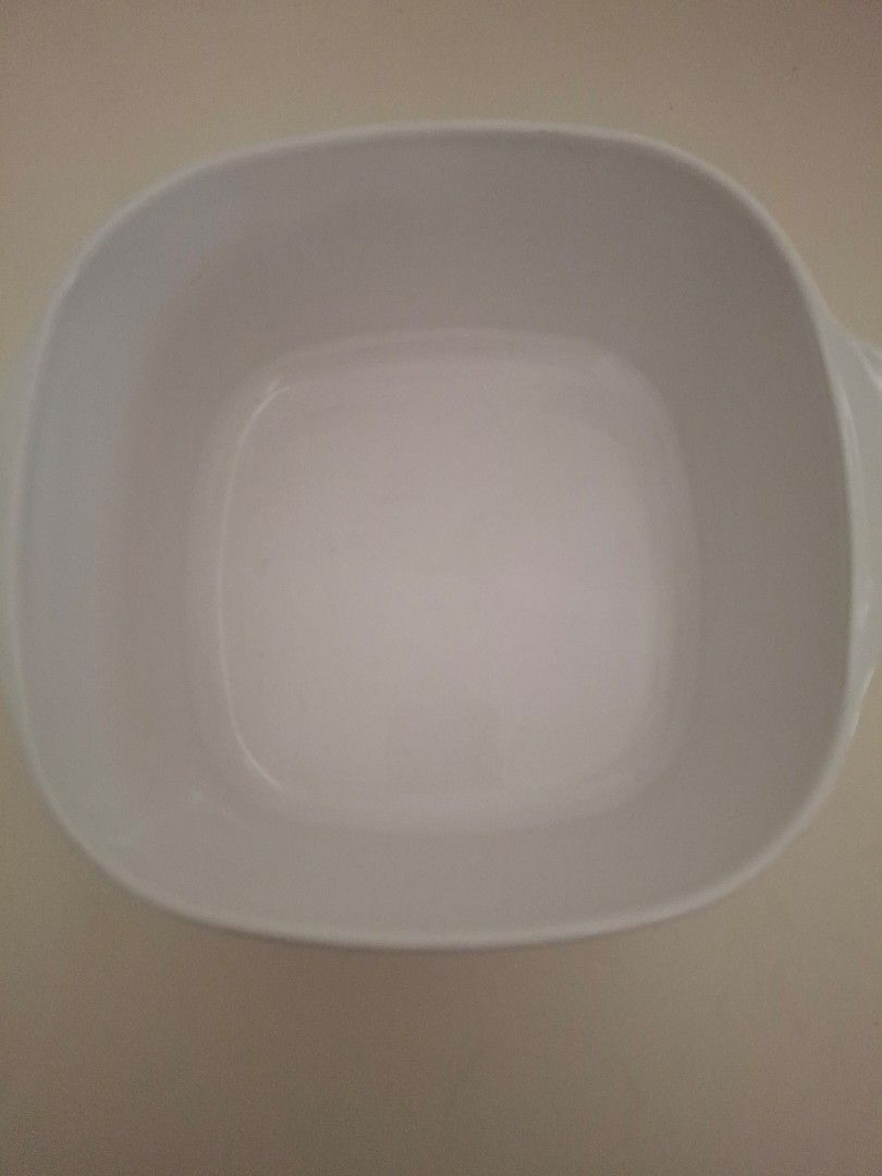 (3Lt) Vintage CorningWare Iris with Lid (Category: Cookware & Accessories) located in Petaling Jaya. Submitted by clearance73 (Listing ID 1423267213, Image 2). Description: 3Lt Vintage CorningWare casserole dish featuring the Iris pattern. It comes with a glass lid. .