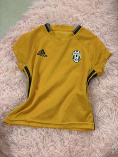 (Category: ) located in . Submitted by https.thrift (Listing ID 1423399477, Image 1). Description: .