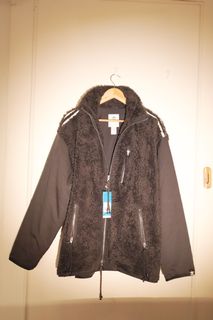 (Category: ) located in . Submitted by jayhere22 (Listing ID 1423367435, Image 1). Description: .