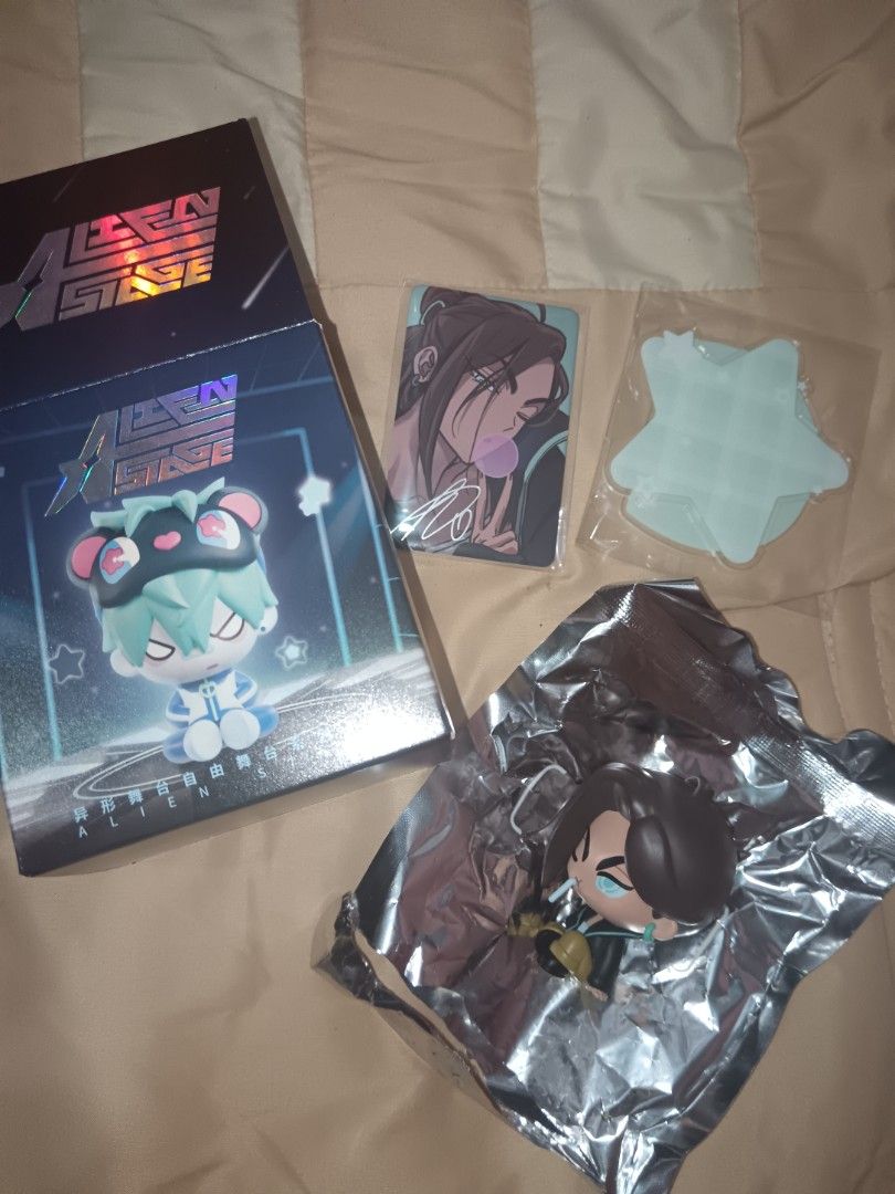 Alien Stage Figure, Hobbies & Toys, Toys & Games on Carousell