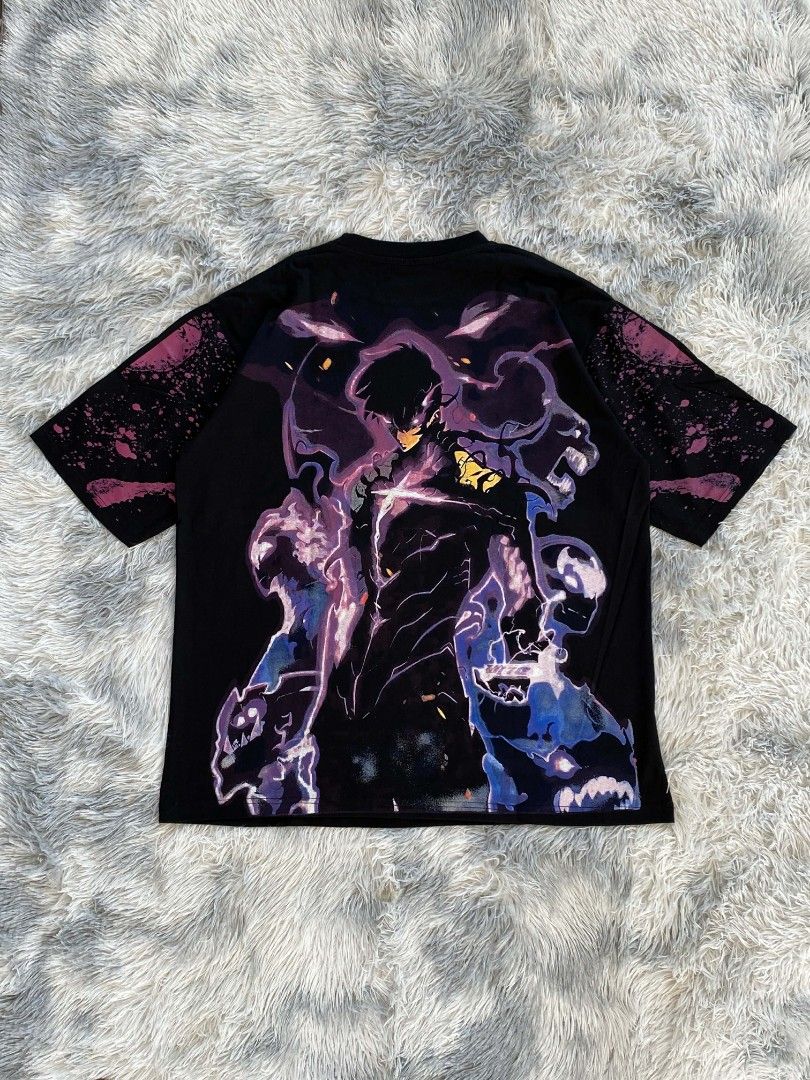 AOP Solo Leveling Bootleg The Crown - Size 2XL (Category: Tshirts & Polo Shirts ) located in General Natividad. Submitted by jaygo02 (Listing ID 1423273279, Image 3). Description: fits 2XL 25 x 31 Color rate: 9.5/10 Issue/s: None 📍Nueva Ecija 📌washed 📌color may vary due to lighting 📌shipping via jnt express.