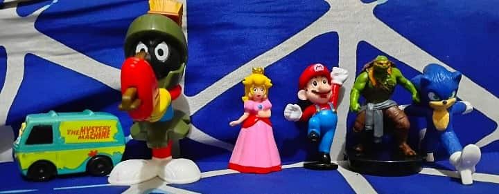 Assorted Toy Figures - Scooby Doo, Mario, Sonic bundle toys (Category: Figurines & Statues) located in Quezon City. Submitted by gerald19.9. (Listing ID 1423407317, Image 1). Description: Collection of assorted toy figures including a Mystery Machine van, Marvin the Martian, Princess Peach, Mario, a Teenage Mutant Ninja Turtle, and Sonic the Hedgehog. These figures are great for display or play. They are colorful and detailed, perfect for collect