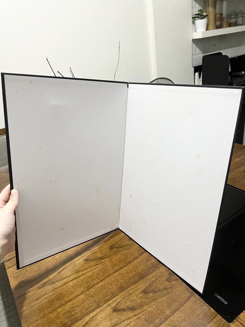 Backdrop white background stand (Category: Other Photography Accessories) located in Quezon City. Submitted by styleandcomfort (Listing ID 1423352650, Image 1). Description: Please zoom in for details Selling very low so manage expectations Message me for inquiries 😊.