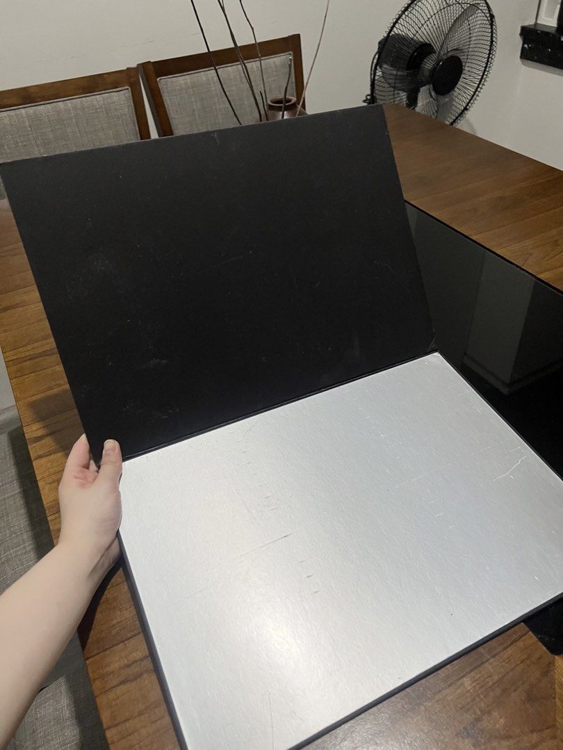 Backdrop white background stand (Category: Other Photography Accessories) located in Quezon City. Submitted by styleandcomfort (Listing ID 1423352650, Image 2). Description: Please zoom in for details Selling very low so manage expectations Message me for inquiries 😊.