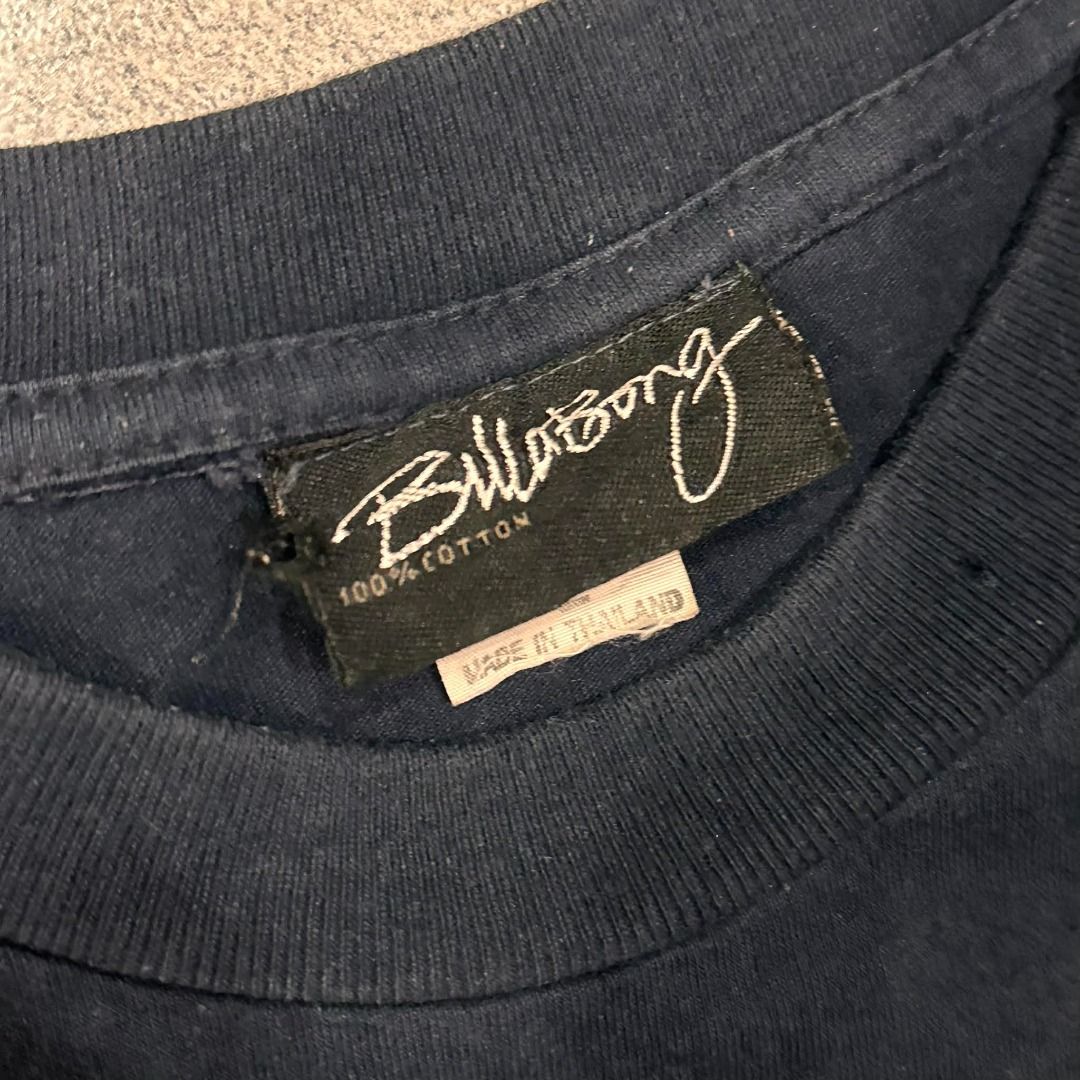 Billabong Graphic T-Shirt (Category: Tshirts & Polo Shirts ) located in Pasig City. Submitted by postrano.harvey (Listing ID 1423286287, Image 3). Description: Size: 21.5x27 (S to M) Condition: 9/10 Color rate: 9/10 Issue: None.