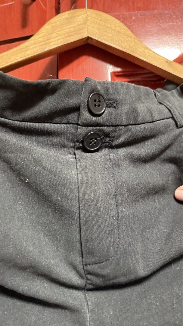 Black Shorts (Category: Shorts) located in Amadeo. Submitted by beaflr (Listing ID 1423406803, Image 3). Description: - Can fit to semi-med - Black pleated shorts - All Buttons working - Relaxed fit - Elastic waistband (back) - Ideal for casual wear .