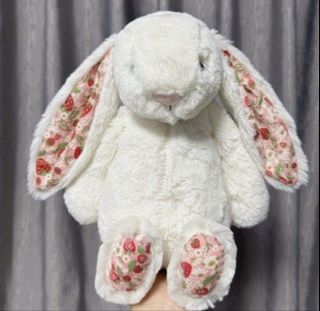 (Category: ) located in . Submitted by anemonali (Listing ID 1423399330, Image 1). Description: .