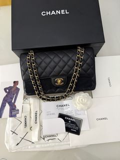 (Category: ) located in . Submitted by wja_closet (Listing ID 1423307077, Image 1). Description: .