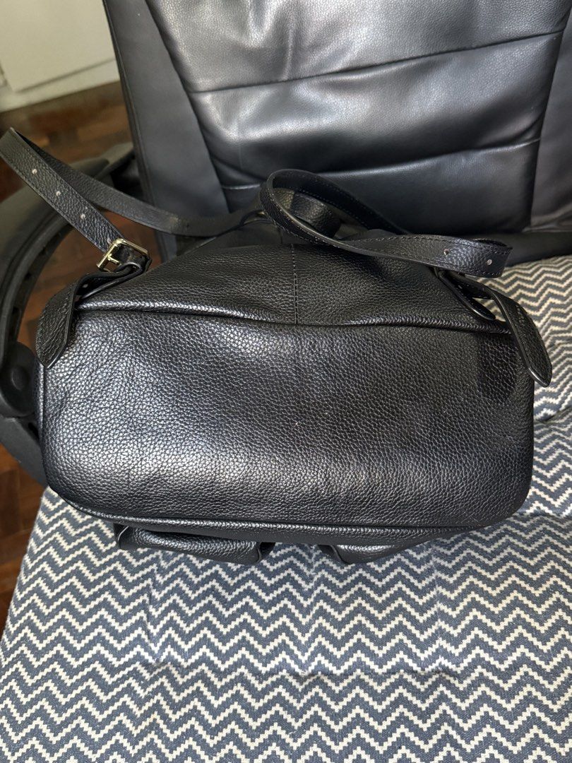 Coach Backpack (Category: Luxury Bags & Wallets) located in General Santos City (Dadiangas). Submitted by itsgemz (Listing ID 1423276078, Image 3). Description: Flaws seen on photos .