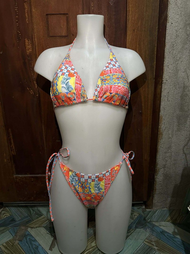 Colorful Printed Italy two-piece Bikini Set (Category: Bikinis & Swimsuits) located in San Fernando. Submitted by peclutters (Listing ID 1423350623, Image 2). Description: 2xs in stock 2meduim in stock 1large in stock payment via gcash j&t, jrs courier.