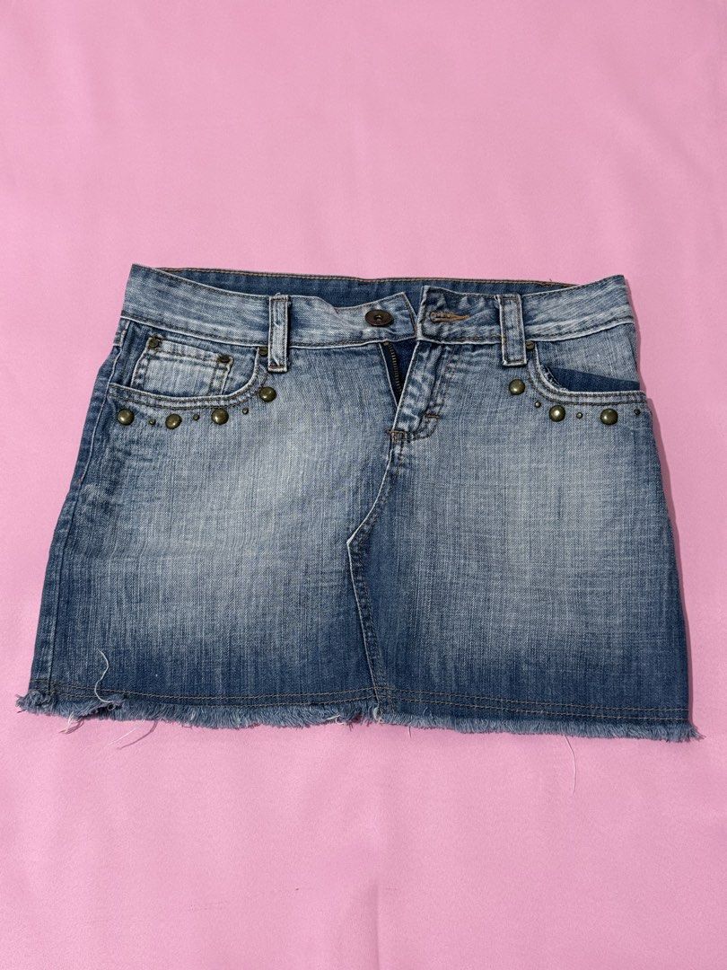 Denim Studded Mini Skirt (Category: Skirts) located in Mansalay. Submitted by declutterandco (Listing ID 1423366501, Image 1). Description: fits size 28-30 .