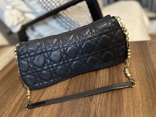 （分類：）位於 。 由 Mya_bb 提交（商品編號 1423385696，圖片 1）。簡介： 。