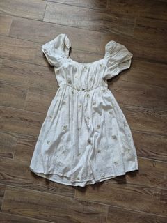 (Category: ) located in . Submitted by gracceee (Listing ID 1423301976, Image 1). Description: .