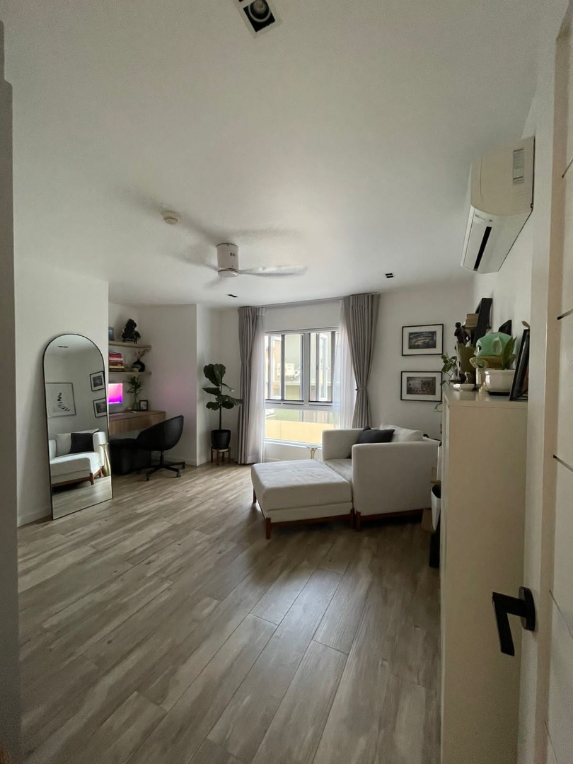 (Category: ) located in . Submitted by REMAXCapital (Listing ID 1423279545, Image 1). Description: .