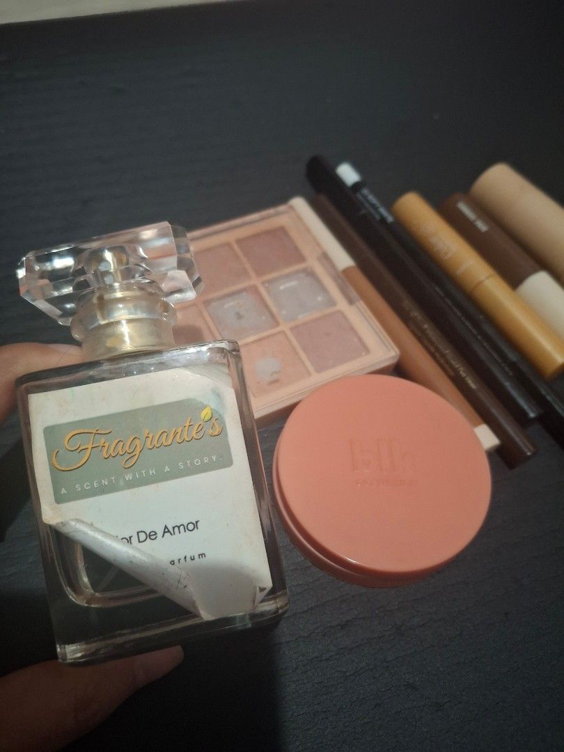Free makeup and perfume with my purchase (Category: Makeup) located in Quezon City. Submitted by cafe.kaye (Listing ID 1423372088, Image 2). Description: blk sunnies face korean brand hand made perfume buy any product and you can choose any freebies from the picture.