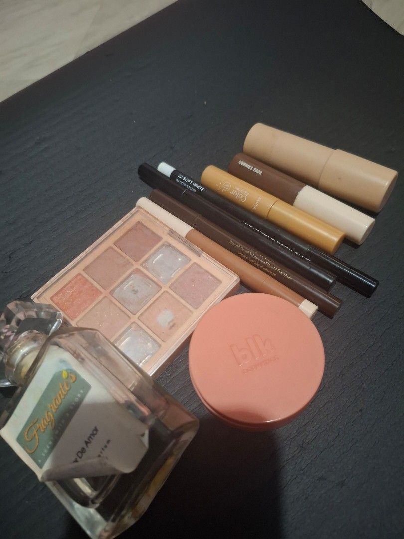 Free makeup and perfume with my purchase (Category: Makeup) located in Quezon City. Submitted by cafe.kaye (Listing ID 1423372088, Image 1). Description: blk sunnies face korean brand hand made perfume buy any product and you can choose any freebies from the picture.
