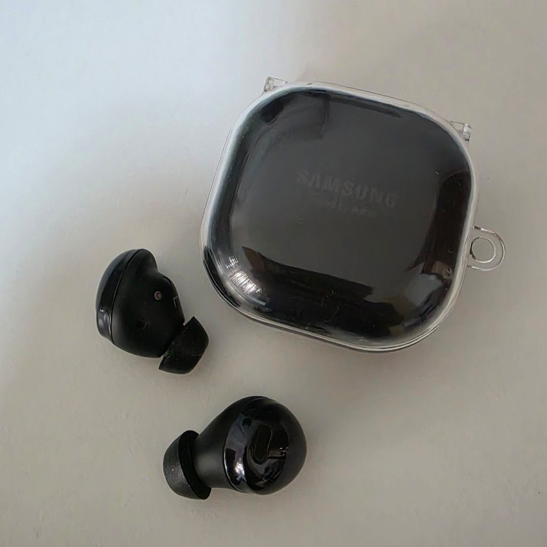 Galaxy Buds Pro (F309) (Category: Earphones) located in Pasig City. Submitted by albert_m (Listing ID 1423404632, Image 2). Description: Samsung Galaxy Buds Pro (F309) fully working and no issues. Ear tip already replaced with better spongy eartip..