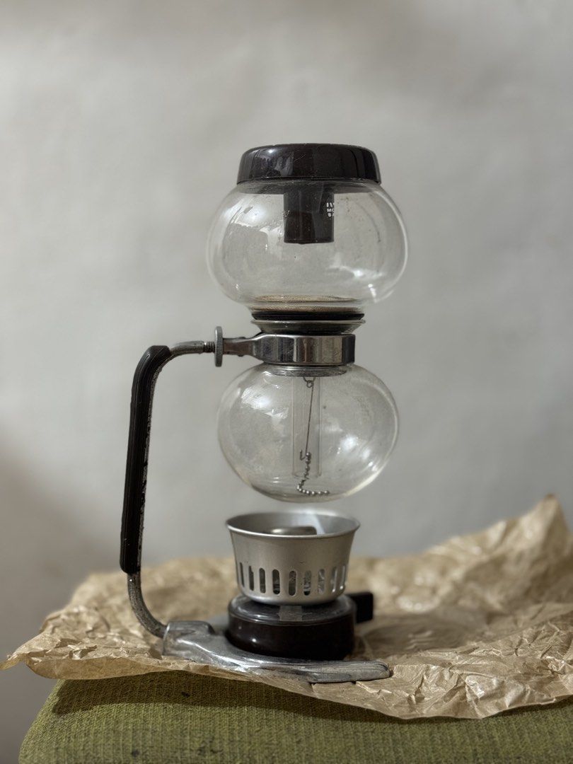 Hario Coffee Syphon (Category: Coffee Machines & Makers) located in Paranaque City. Submitted by ultra.violet (Listing ID 1423414207, Image 1). Description: Hario brand Used only a few times Handle is peeling a bit, but does not affect usability Firm 1k (Brand new retails 3,2k).